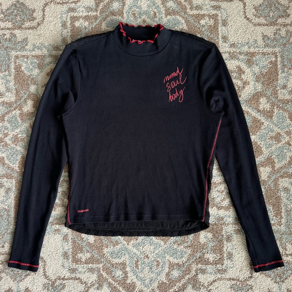 Desigual Mind Soul Body Red Black Long Sleeve Turtleneck Lace Crop Top Size XL - Picture 2 of 6